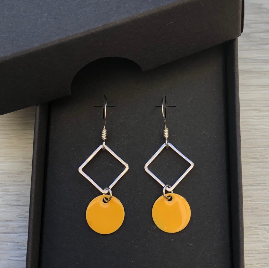 Sale now 7.00 - Yellow geometric enamel earrings