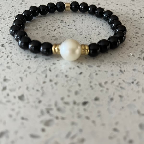 Black and faux pearl stretch Bracelet