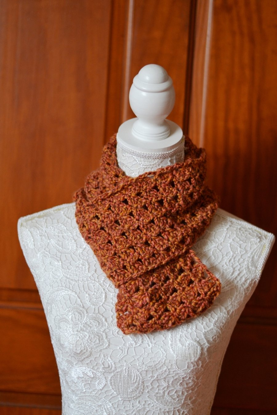 Scarf, Cowl , Neckwarmer Womens Knitted Shell Pattern  
