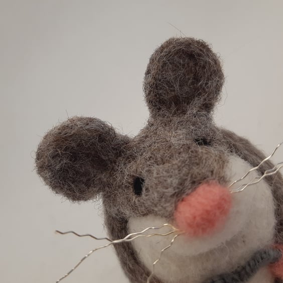 Little love rat - needle felted grey rat mouse ornament
