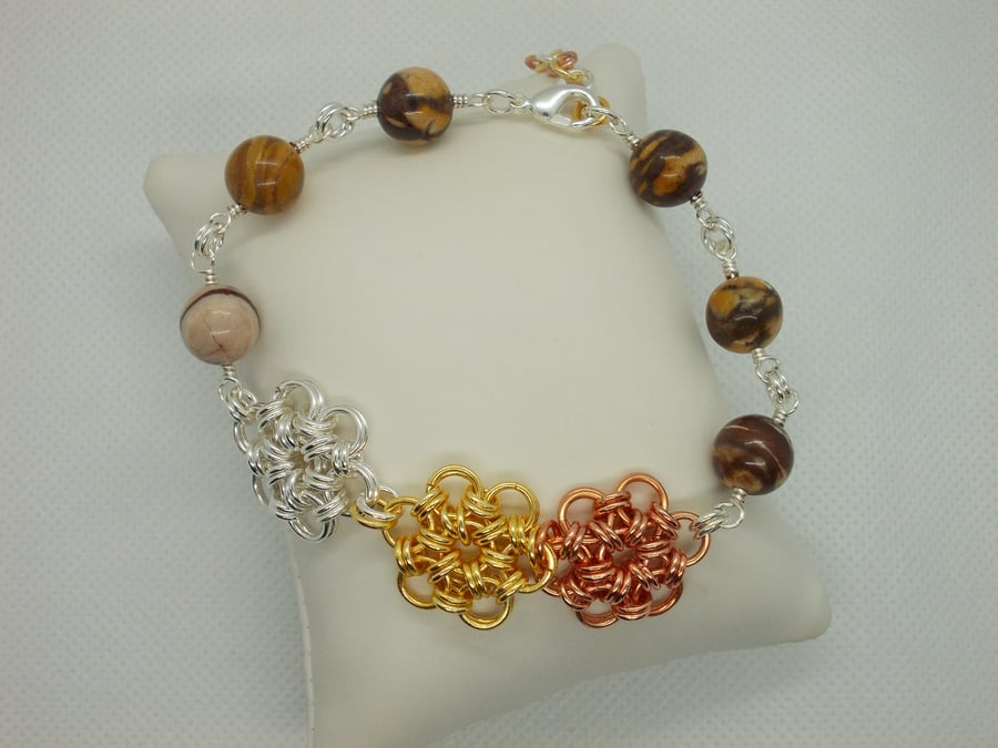 SALE - Chainmaille flower and agate bracelet