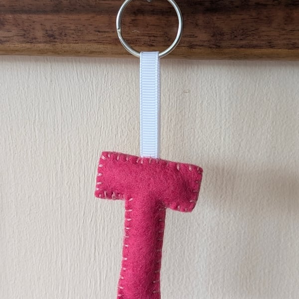 Handmade felt alphabet letter keyring T dark pink
