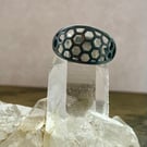 Oxidised honeycomb ring