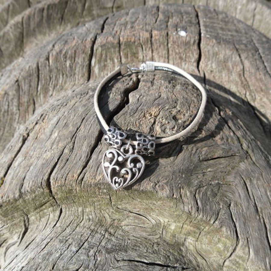 Filligree Heart Bracelet, Natural