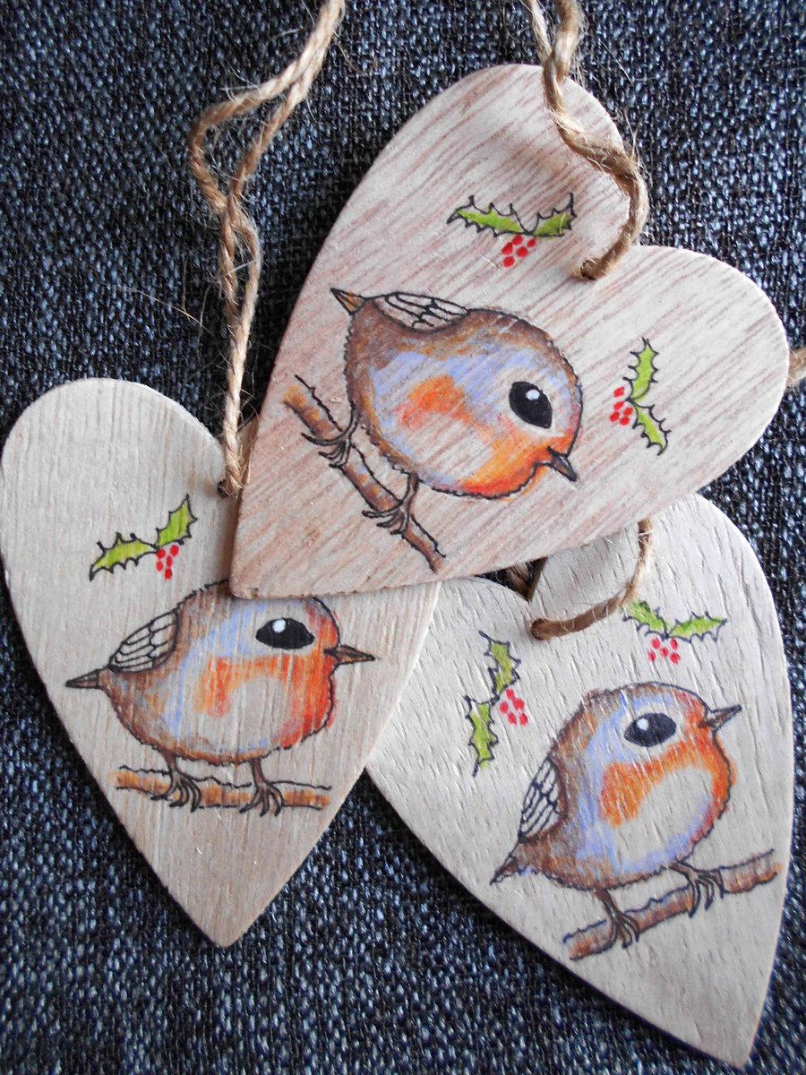 Handdrawn Robin Wooden Heart Decor