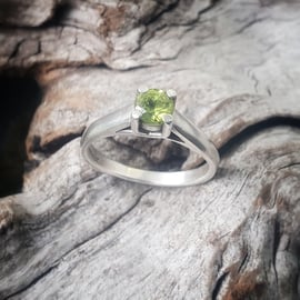 Peridot Elven Ring size O