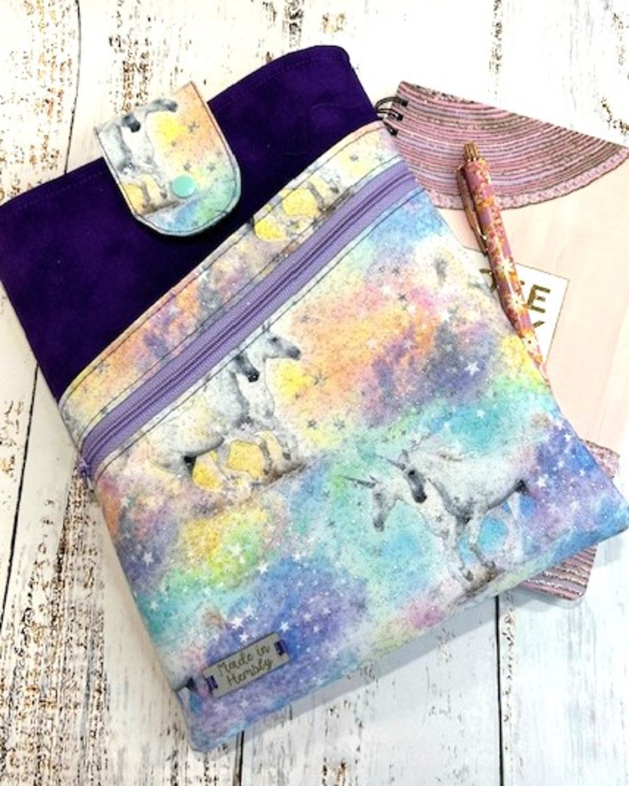 Versatile Unicorn Pouch: Carry All with a Touch of Sparkle