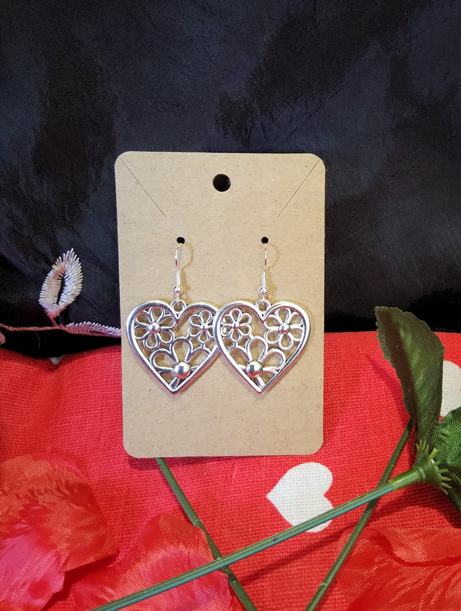 Valentines Earrings - Daisies in Hearts