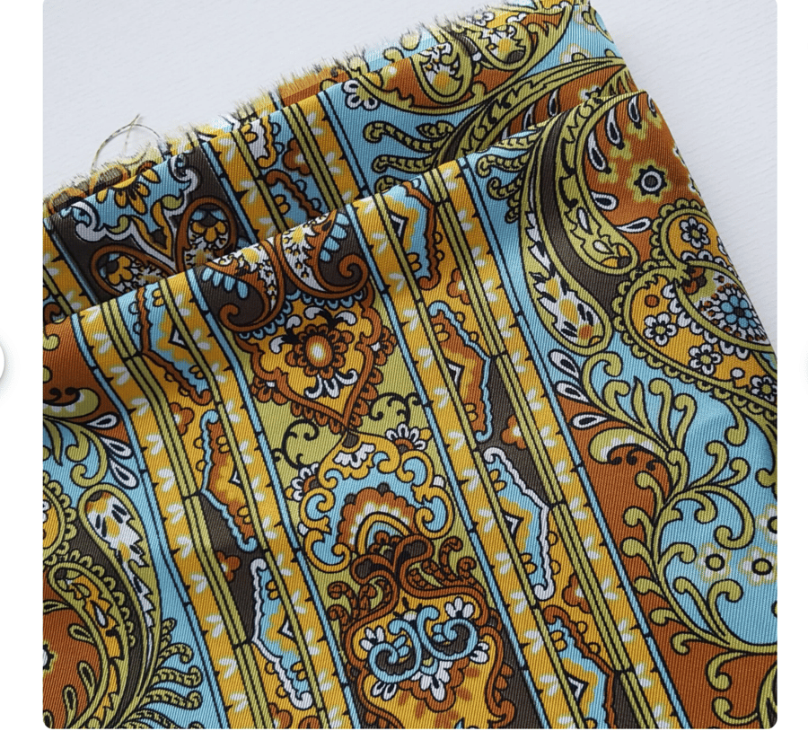 Vintage Paisley Fabric 1970s or 1980s, Retro Style, Dressmaking Material 