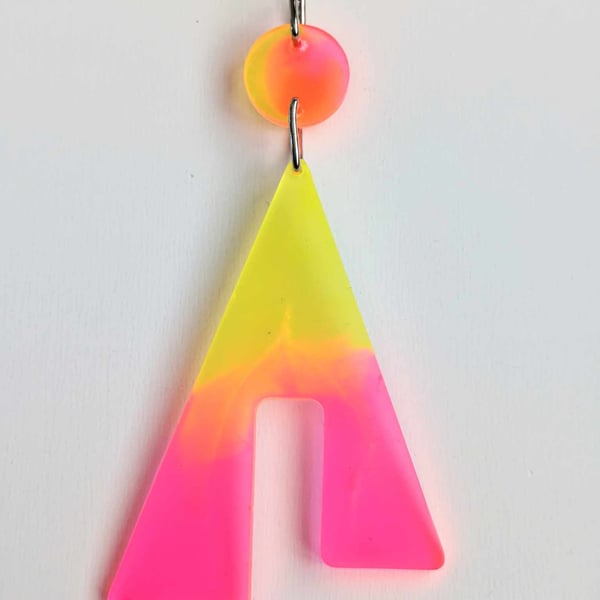 Retro 80's Geometric Pendant