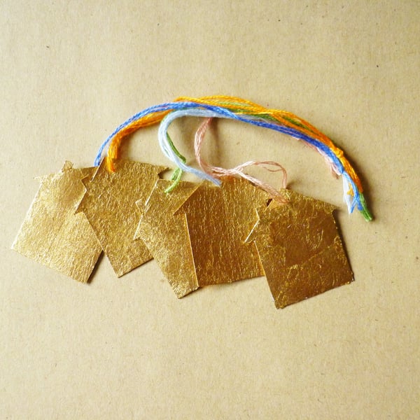 Free Postage  - Tiny Gold Leaf House Christmas Decoration 