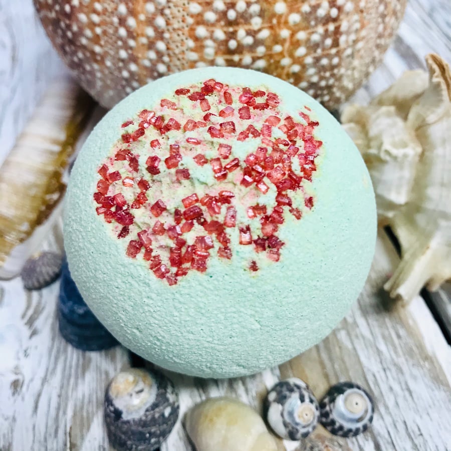 Apple Fresh Almond Oil Bath Bomb