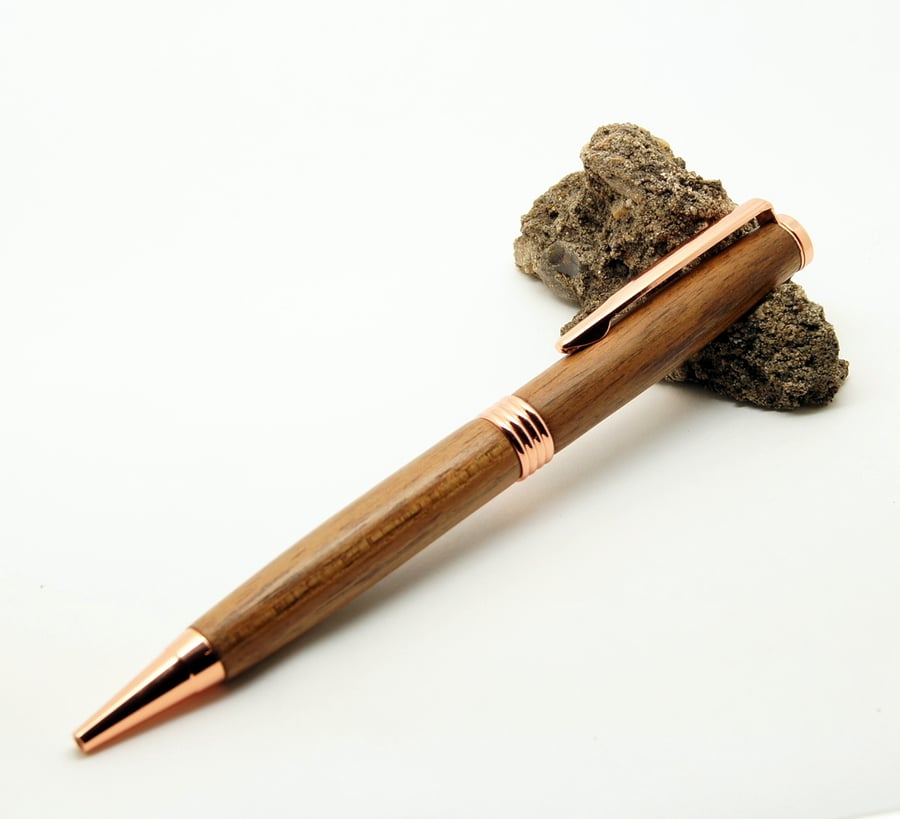 Streamline Pen dressed in English Walnut