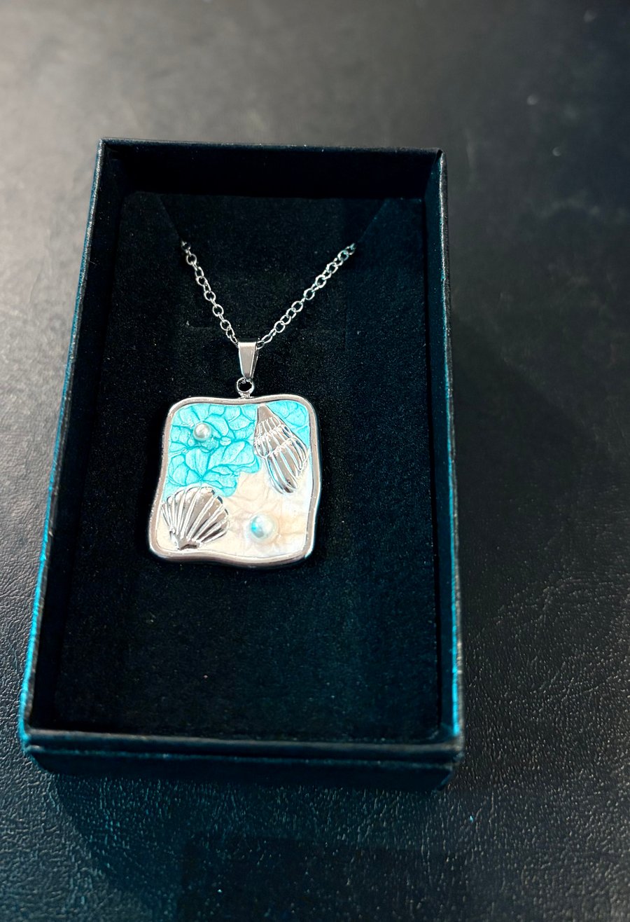 Beach-themed necklace