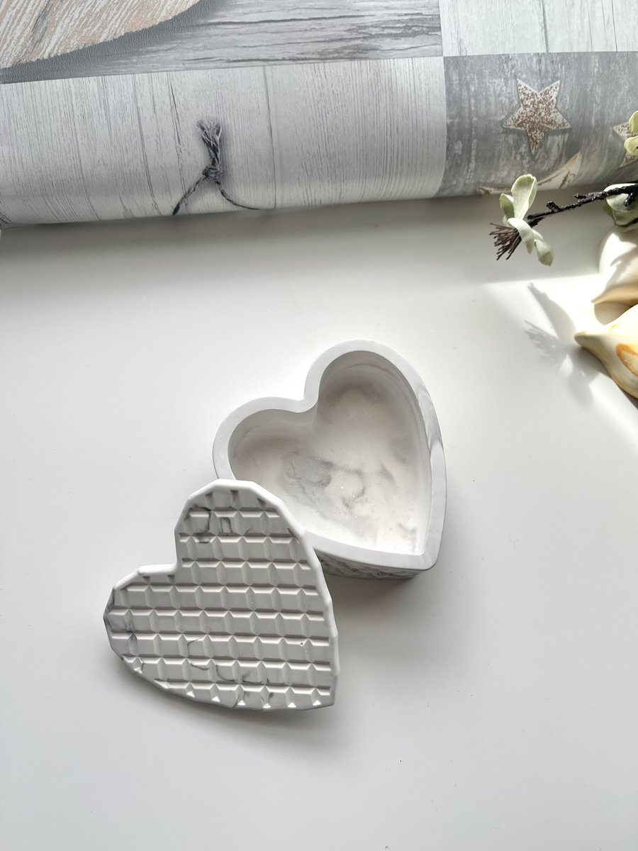 8cm Decorative Marble effect love heart trinket pot Jewellery holder desk tidy