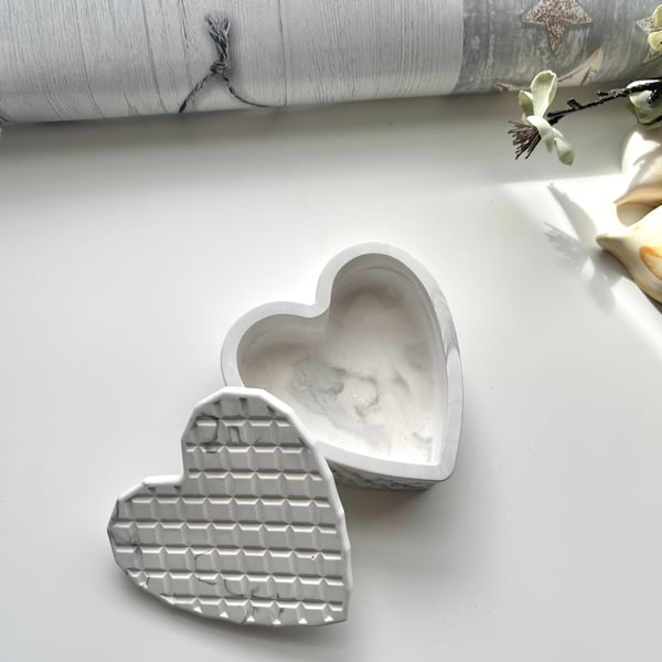 8cm Decorative Marble effect love heart trinket pot Jewellery holder desk tidy