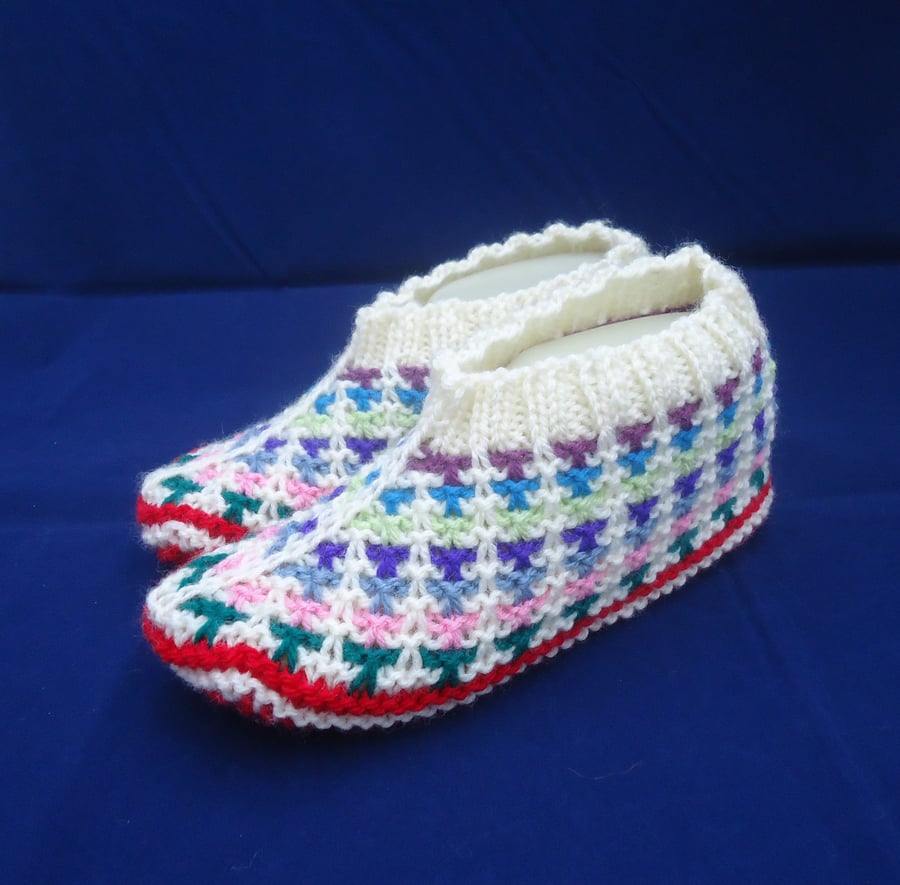 Hand Knit Indoor Slippers, Women Home Slippers, Red and white Slippers