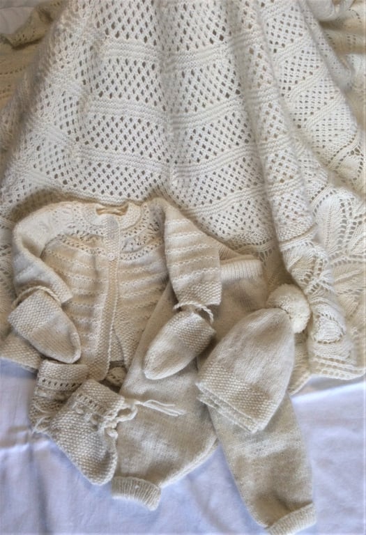 Baby Shawls in pure cashmere,merino or acrylic 