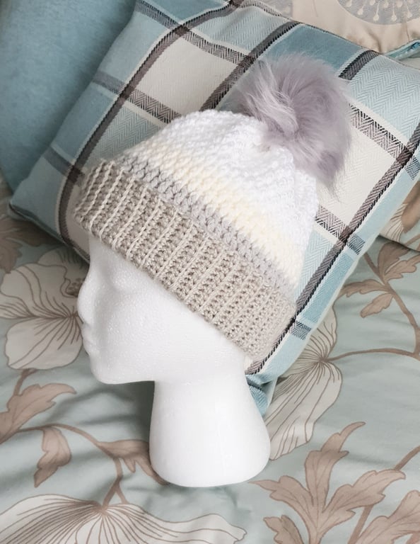 Natural crochet hat with pompom