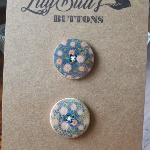 2 Vintage Wooden Flowery Blue Buttons 30mm
