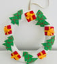 Christmas Felt Wreath - Trees and gifts  - Image 2