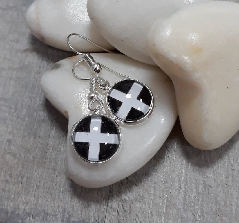 SPE02 St piran's Cornish flag earrings