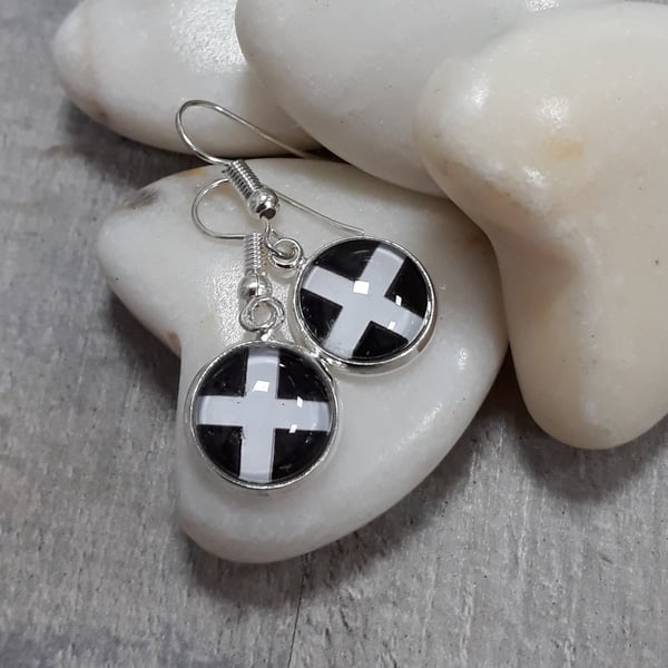 SPE02 St piran's Cornish flag earrings