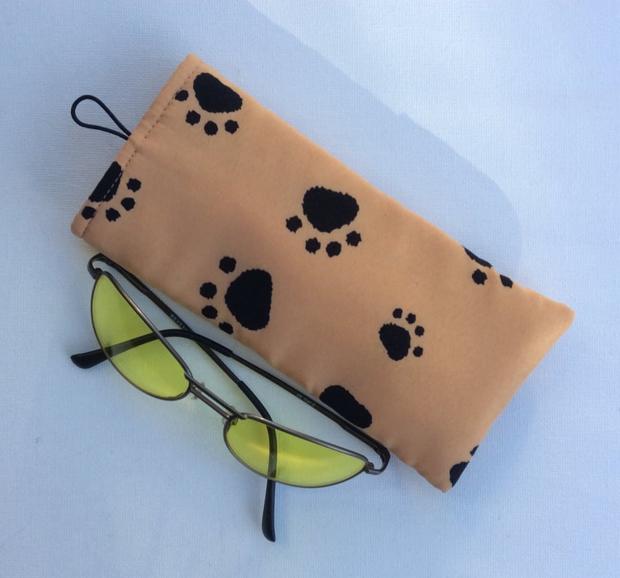 Glasses, sunglasses soft case, caramel with black paws