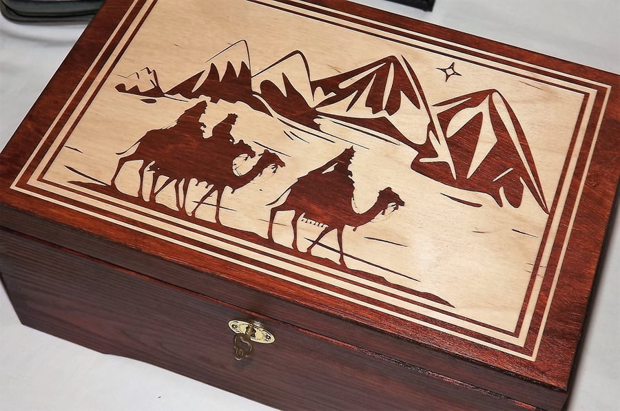 LOCKABLE 3 WISE MEN ENGRAVED CHRISTMAS WOODEN BOX. GIFT BOX