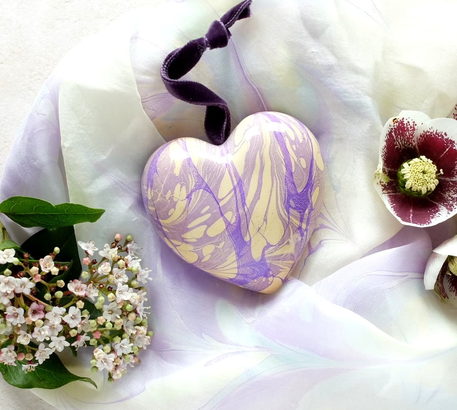 Marbled heart hanging ceramic decoration in purple and gold