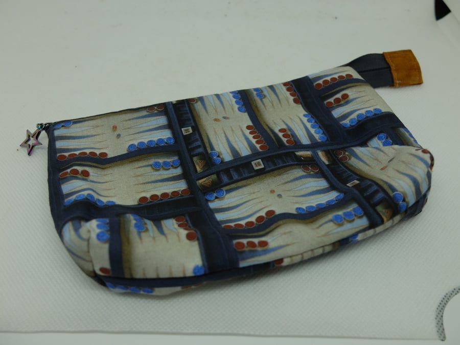 Zipped and lined Backgammon or Chess clock pouch