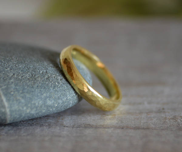 Rustic Weding Band With Hammer Effect in 18ct Yellow Gold, Rustic Wedding Ring