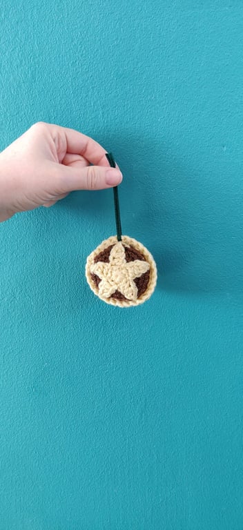 Crochet Mince Pie Christmas Tree Decoration, Mince Pie Ornament, Food Gift for H