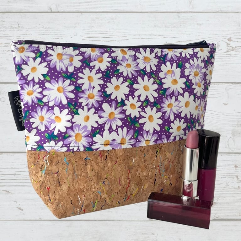 Makeup bags cork and daisies 