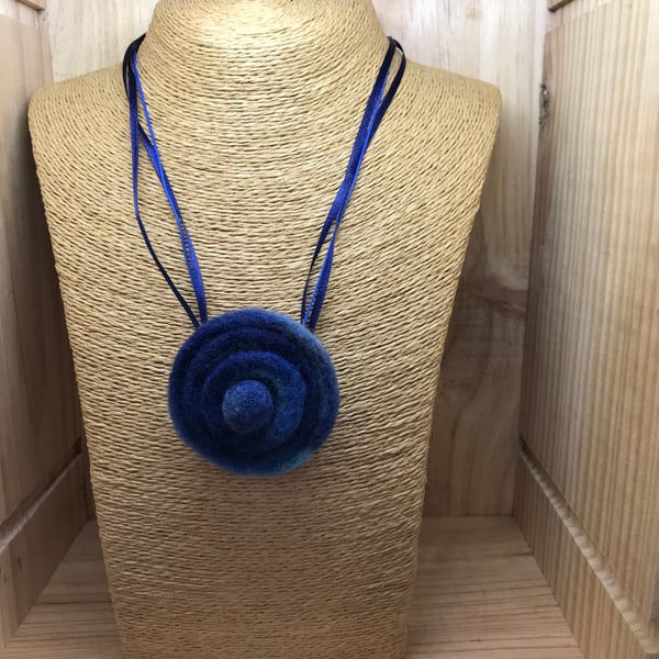  Felt Necklace. (235)