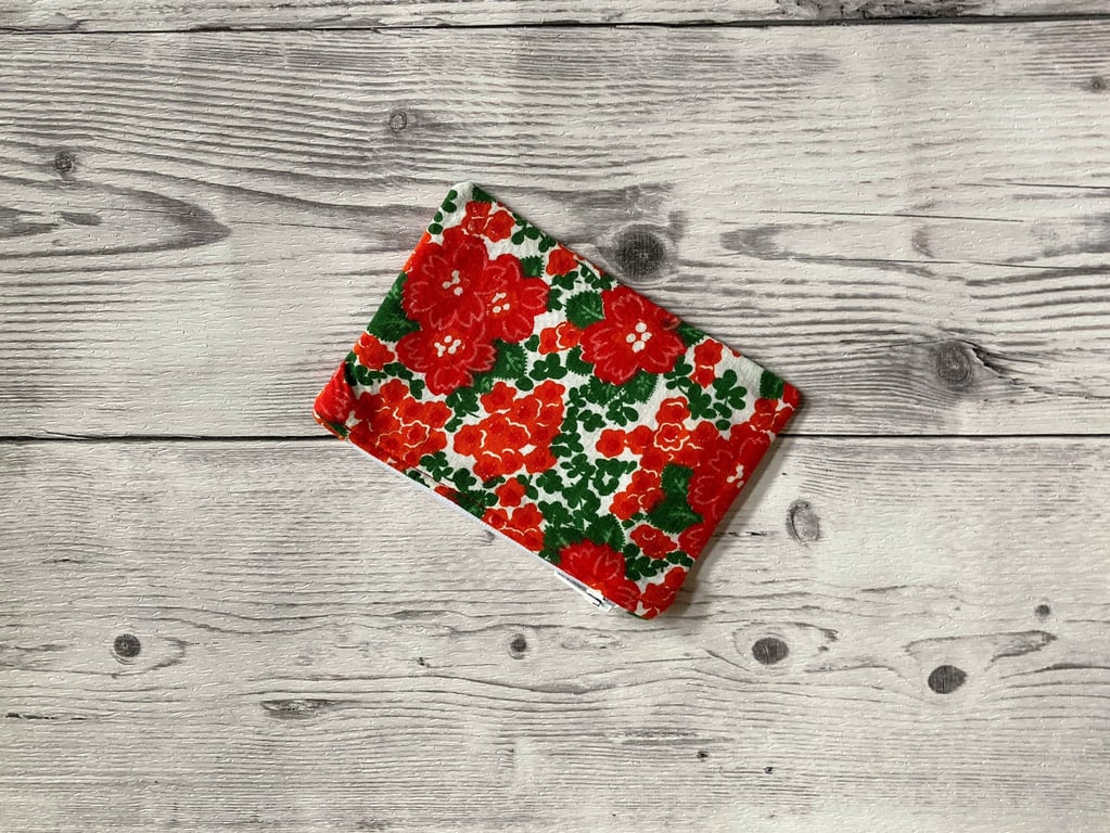 Red and green floral cotton fabric zipped coin purse, gift card pouch.