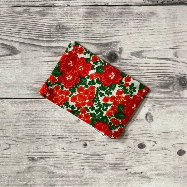 Red and green floral cotton fabric zipped coin purse, gift card pouch.