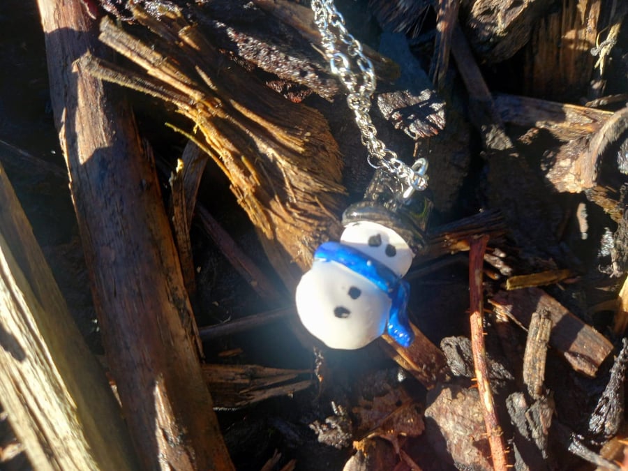 Cute Snowmanwith Hat and Scarf Necklace