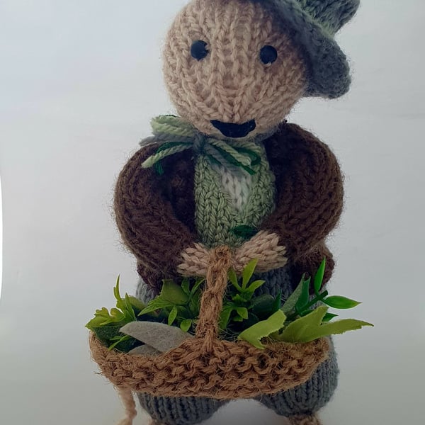 Basil a Handknitted Mouse