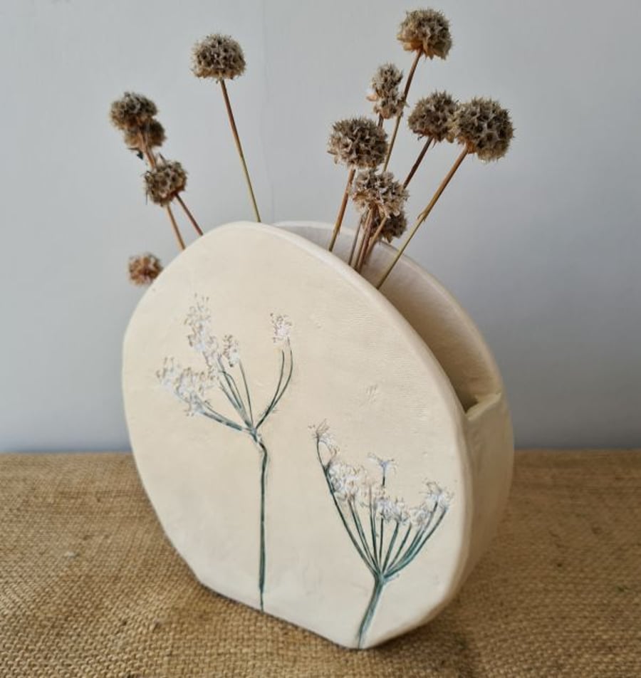Large Cow Parsley Round Ceramic Vase