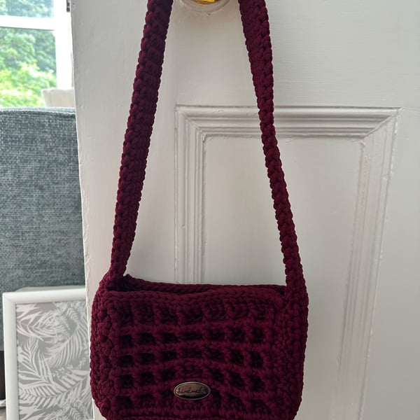 Burgandy crochet shoulder bag