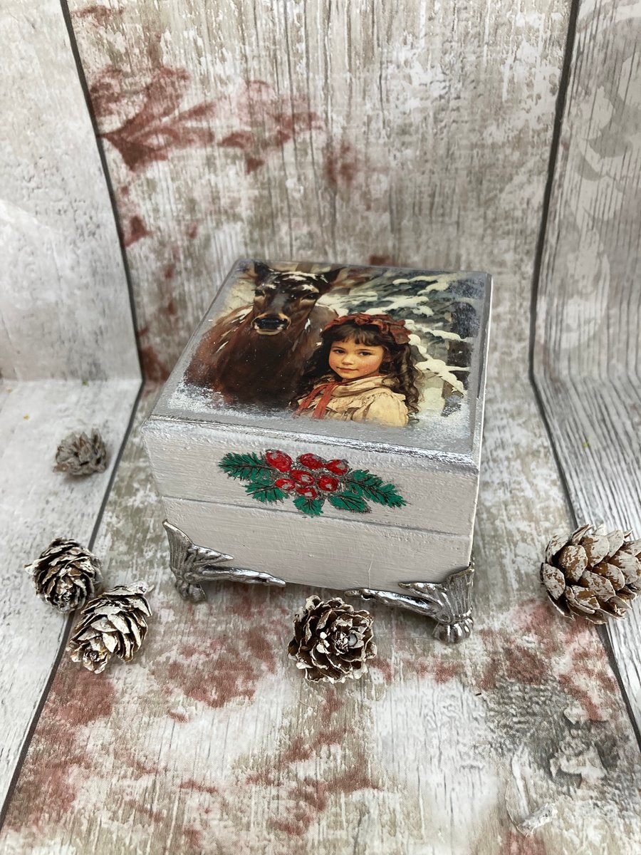 Christmas Jewellery Trinket Box Handcrafted Beautiful & Unique Vntage Style