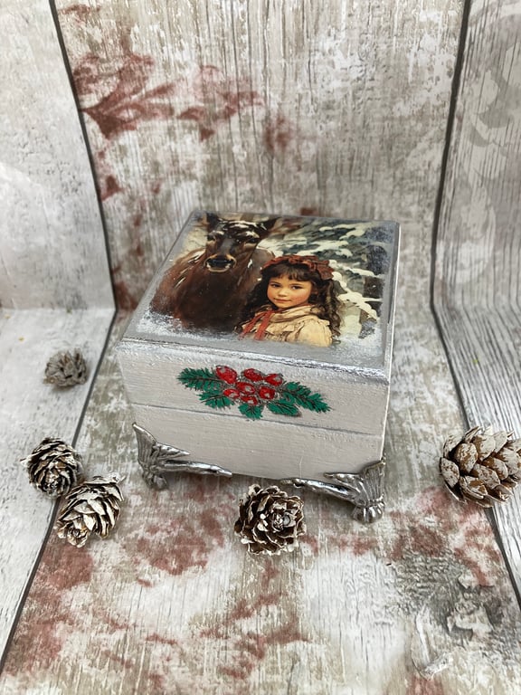 Christmas Jewellery Trinket Box Handcrafted Beautiful & Unique Vntage Style