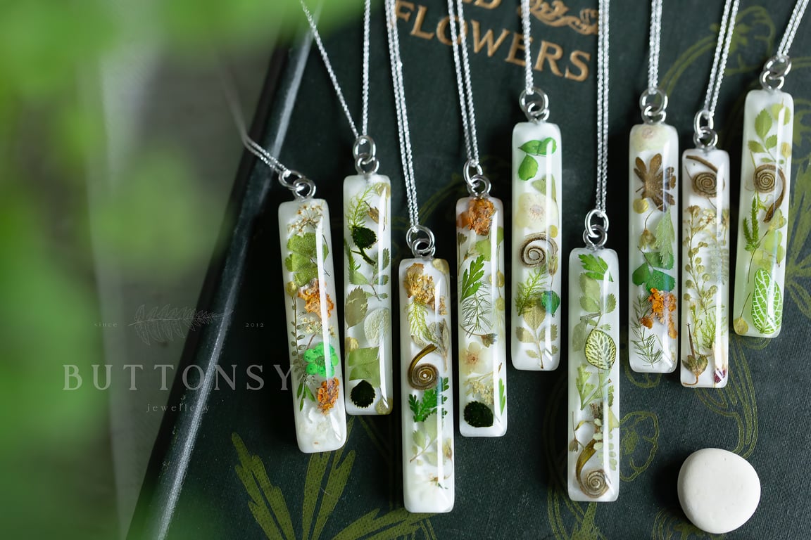 Flower Necklace Green Flowers Bar