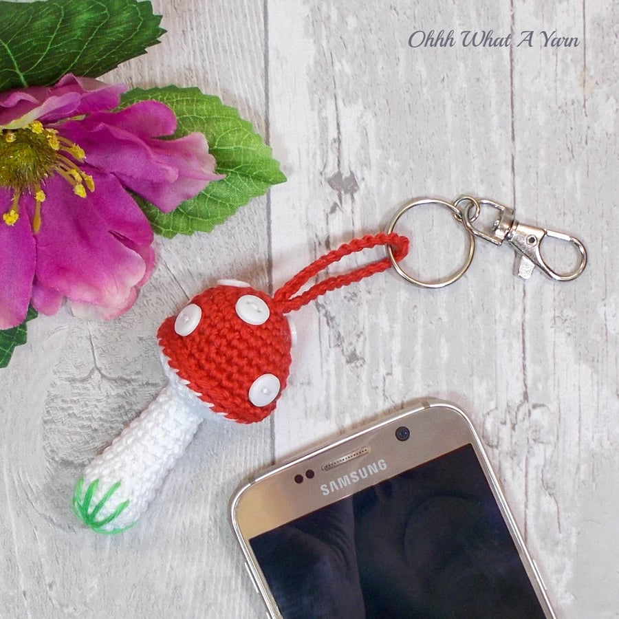 Crochet red toadstool, mushroom decoration, bag charm. Toadstool keyring.