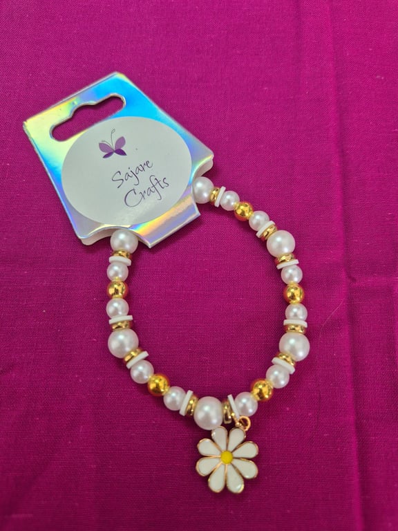 Daisy Charm and Pearl Bracelet 