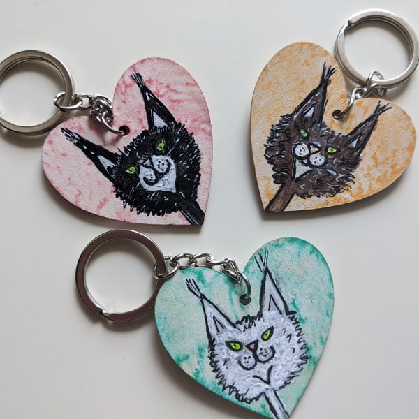 Cat keyrings, Maine Coon, white, tabby, black and white, handpainted heart