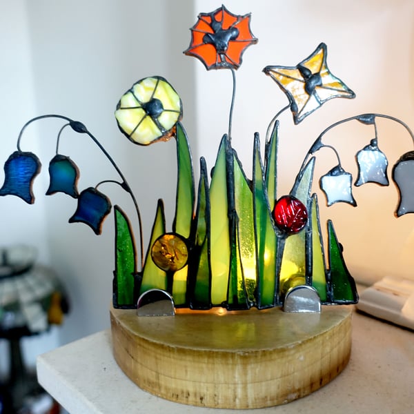 Summer Meadow Flowers in Grass - Stained Glass suncatcher Lamp