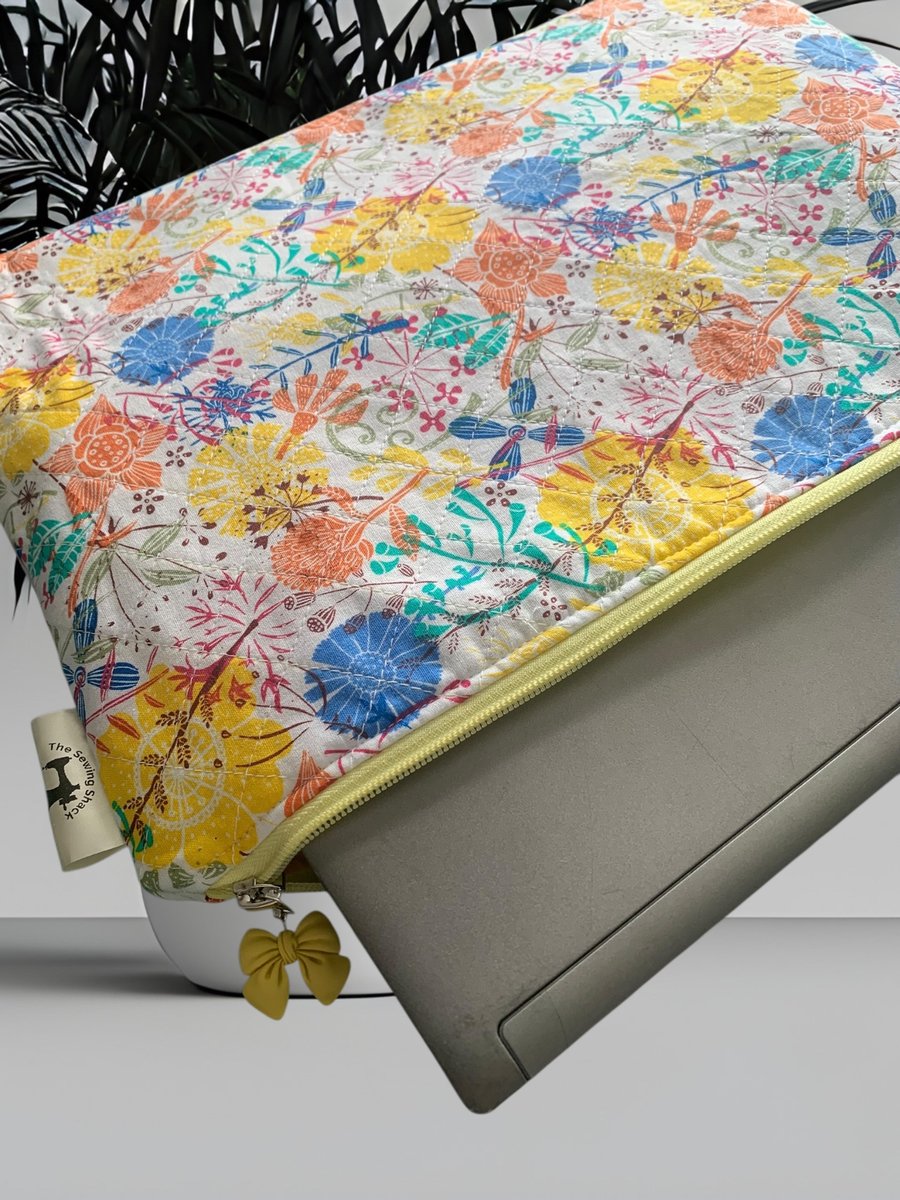 Bright & Breezy Quilted Lap Top Cover