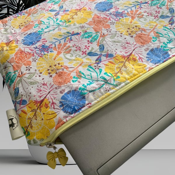 Bright & Breezy Quilted Lap Top Cover